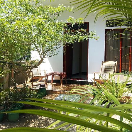Green Garden Guest Мірісса Екстер'єр фото